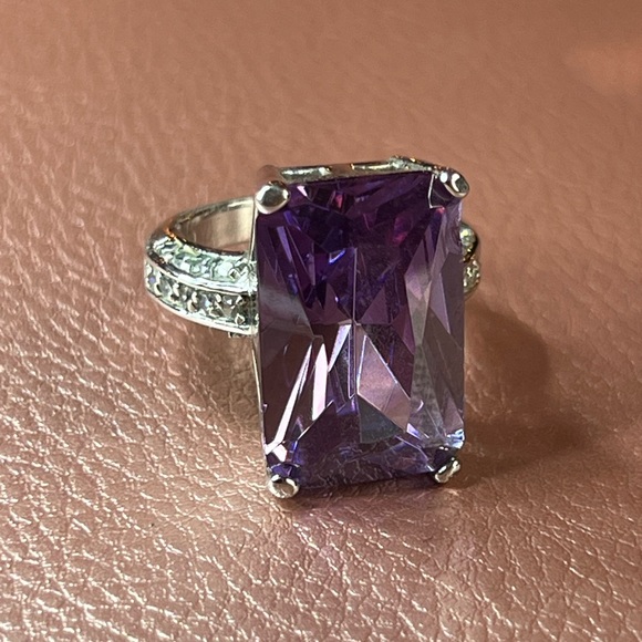 Purple CZ Costume Cocktail Ring - Picture 7 of 9
